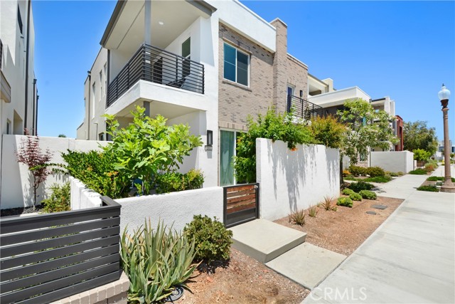 181 Novel, Irvine CA: https://media.crmls.org/medias/dbb7bf6e-1d03-48e2-bd24-824cf8353a8c.jpg