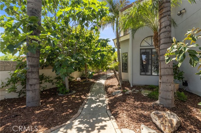 31502 Emperor Drive, Canyon Lake CA: https://media.crmls.org/medias/dbb8080d-de4a-4156-8c49-0f6d4f9d882a.jpg