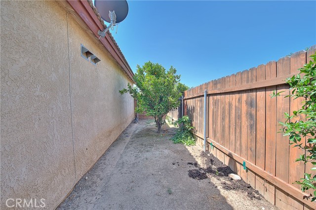 Image 49 of 75 For 22760 Cardinal Street