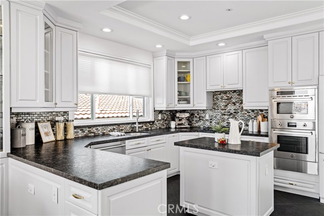 225 Rosecrans Place, Manhattan Beach, California 90266, 3 Bedrooms Bedrooms, ,3 BathroomsBathrooms,Residential,Sold,Rosecrans,SB23067054