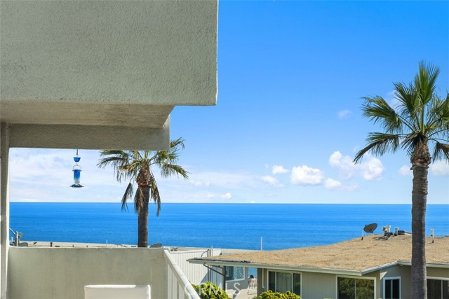 21703 Ocean Vista Dr 201A, Laguna Beach CA: https://media.crmls.org/medias/dbb9513e-c0c7-417c-961e-47f0ed002100.jpg