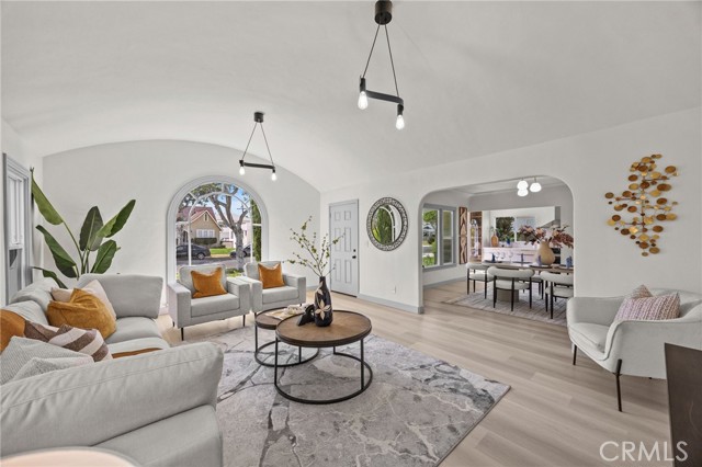 Detail Gallery Image 2 of 28 For 1520 S Olive Ave, Alhambra,  CA 91803 - 4 Beds | 3/1 Baths
