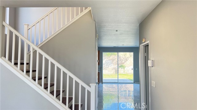 Detail Gallery Image 7 of 33 For 7575 Lime, Fontana,  CA 92336 - 5 Beds | 3 Baths