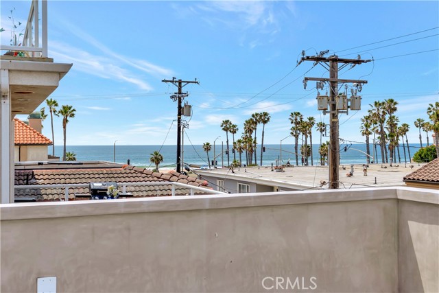 Detail Gallery Image 3 of 45 For 125 8th St, Huntington Beach,  CA 92648 - 3 Beds | 3/1 Baths