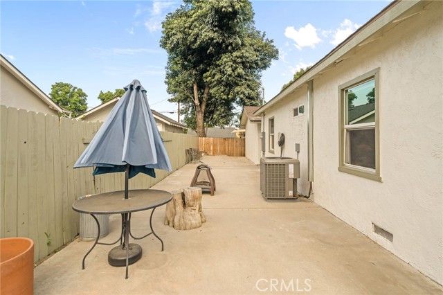 501 E 5th Street, Ontario CA: https://media.crmls.org/medias/dbbb23ae-7035-4ed4-a73f-08a3111b45a0.jpg
