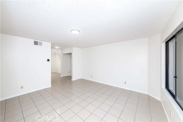 Detail Gallery Image 8 of 39 For 16414 Cornuta Ave #11,  Bellflower,  CA 90707 - 2 Beds | 2/1 Baths