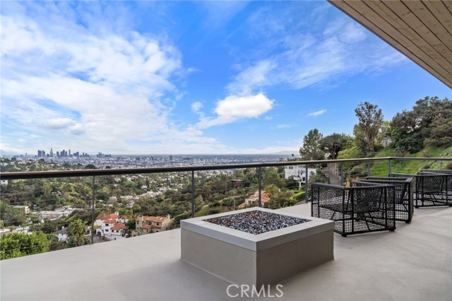 Detail Gallery Image 32 of 52 For 2917 Durand Dr, Los Angeles,  CA 90068 - 3 Beds | 2/1 Baths