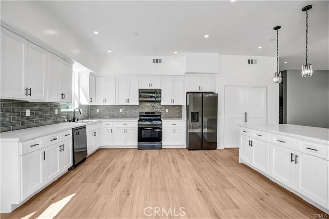 Detail Gallery Image 12 of 30 For 2128 W 238th St, Torrance,  CA 90501 - 5 Beds | 5 Baths