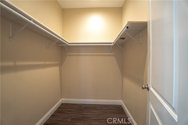 9246 Cedros Avenue, Panorama City CA: https://media.crmls.org/medias/dbbbdc1c-36d9-43b6-8aef-6d255865d948.jpg