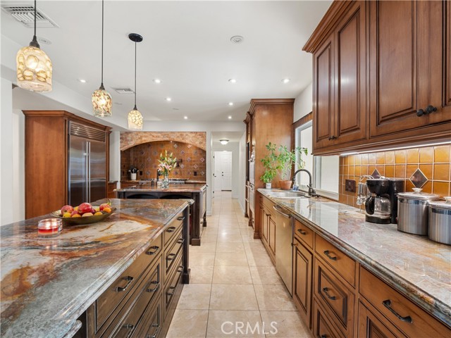 Detail Gallery Image 13 of 46 For 26675 Macmillan Ranch Rd, Canyon Country,  CA 91387 - 5 Beds | 4/1 Baths