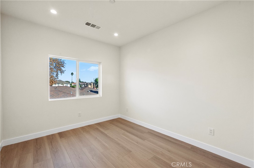 MLS #OC25253917 image #7