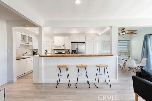 Detail Gallery Image 14 of 54 For 1003 Seal Way, Seal Beach,  CA 90740 - 6 Beds | 4 Baths