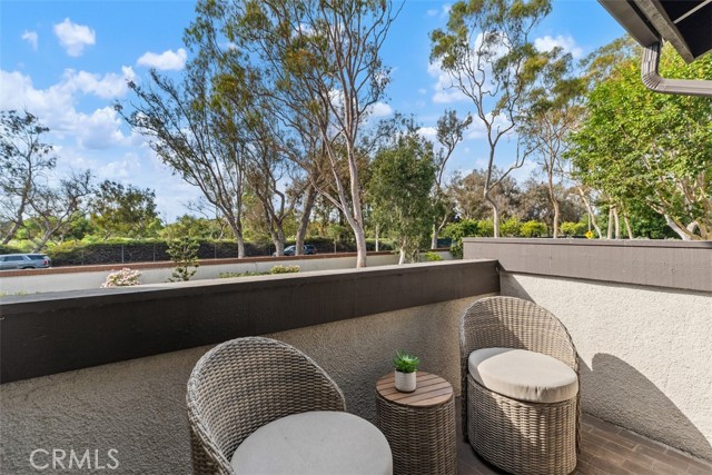 270 Old Ranch Road, Seal Beach CA: https://media.crmls.org/medias/dbbdb3a2-ae85-413e-8674-c8f0af826a6b.jpg
