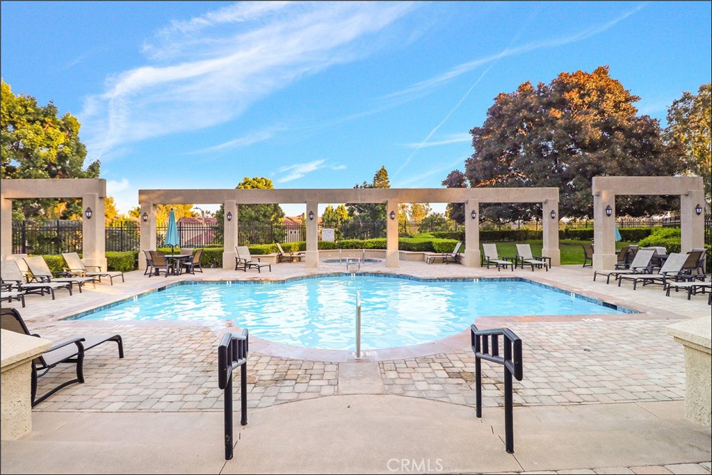 https://media.crmls.org/medias/dbbdfa06-b561-483e-8ed8-b4afb5e58c7d.jpg?preset=X-Large
