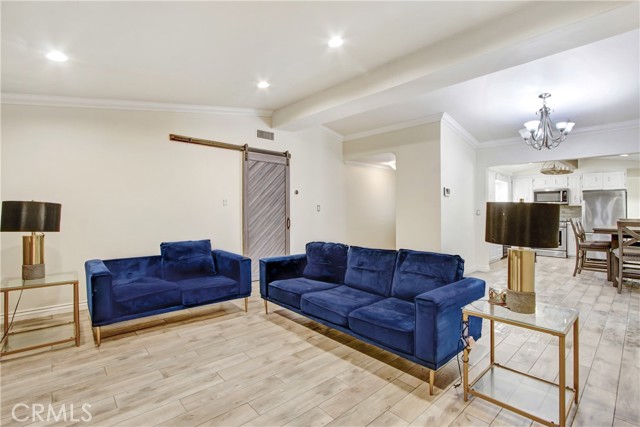 467 W Casad Street, Covina CA: https://media.crmls.org/medias/dbbe8520-7c1a-42da-8255-c07db2cbb3a5.jpg