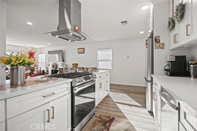 Detail Gallery Image 12 of 44 For 7323 Camellia Ave, North Hollywood,  CA 91605 - 5 Beds | 3 Baths