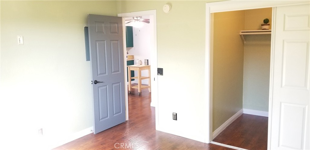 https://media.crmls.org/medias/dbbff552-8ecc-40e0-a3d1-aab7da88b612.jpg?preset=X-Large