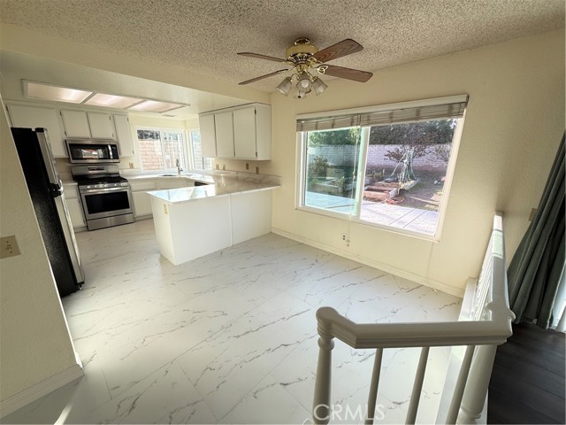 Detail Gallery Image 9 of 54 For 2450 via Pacifica, Corona,  CA 92882 - 4 Beds | 3 Baths