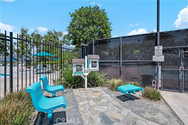3639 Country Oaks Loop, Ontario CA: https://media.crmls.org/medias/dbc06c32-13c1-4201-b56f-59ee837b599e.jpg