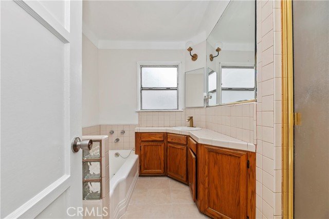 Detail Gallery Image 26 of 36 For 2915 W 95th, Inglewood,  CA 90305 - 3 Beds | 2 Baths