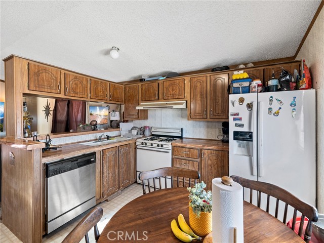 Detail Gallery Image 12 of 26 For 39626 E End Rd, Lucerne Valley,  CA 92356 - 2 Beds | 1 Baths