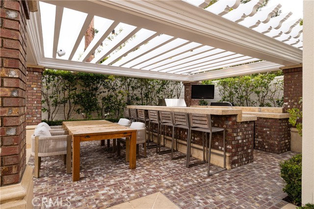 Detail Gallery Image 48 of 72 For 8 Gleneagles Dr, Newport Beach,  CA 92660 - 5 Beds | 5/1 Baths