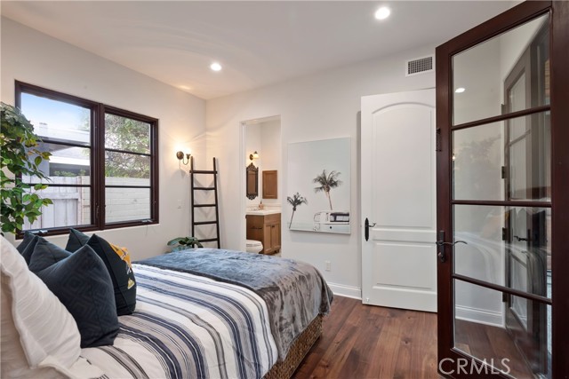 1725 Oak Avenue, Manhattan Beach, California 90266, 4 Bedrooms Bedrooms, ,4 BathroomsBathrooms,Residential,Sold,Oak,SB21251679