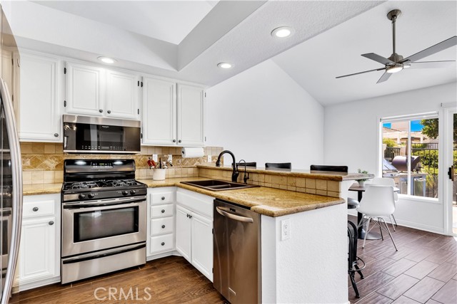 27237 Via Capri, San Juan Capistrano CA: https://media.crmls.org/medias/dbc275ac-127b-4ee3-aaca-71192f8016bf.jpg