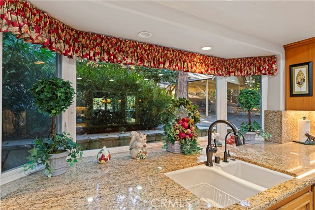 Detail Gallery Image 19 of 62 For 27772 Hamiltair Dr, Lake Arrowhead,  CA 92352 - 5 Beds | 5 Baths