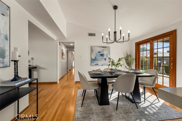 Detail Gallery Image 11 of 30 For 2020 W Willow Ave, Orange,  CA 92868 - 3 Beds | 2 Baths