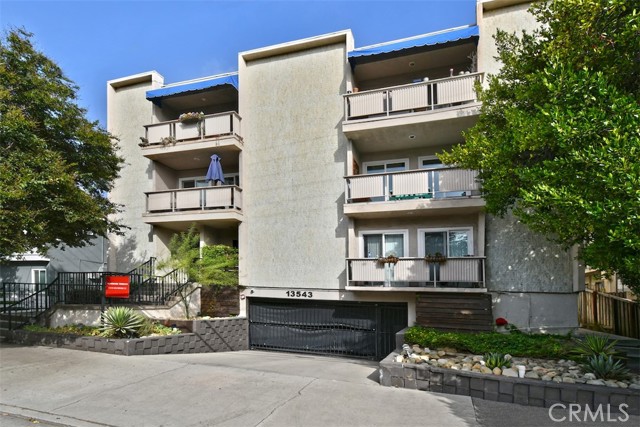 Detail Gallery Image 2 of 48 For 13543 Moorpark St #15,  Sherman Oaks,  CA 91423 - 1 Beds | 1/1 Baths