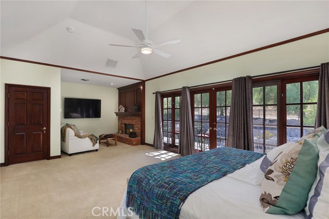 6137 Paseo La Vista, Woodland Hills CA: https://media.crmls.org/medias/dbc36242-cc11-4409-9bb5-81ce7bb8c2d7.jpg