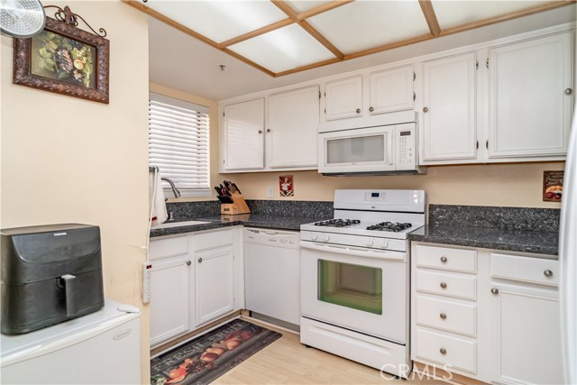 315 Raymond Avenue, 10 photo 7