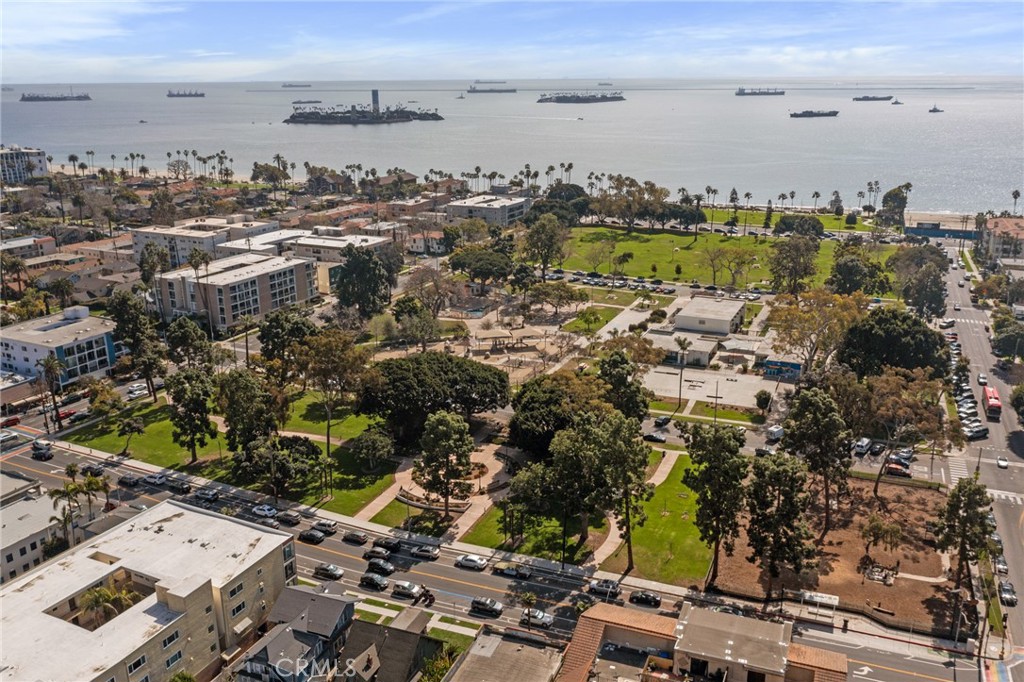 https://media.crmls.org/medias/dbc50f0a-ba21-4674-96a4-265d5bfbb94f.jpg?preset=X-Large
