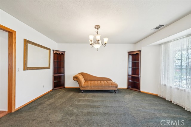 13319 Waco Ln, Apple Valley CA: https://media.crmls.org/medias/dbc556aa-bae0-4cd2-9515-48a8ece45b98.jpg