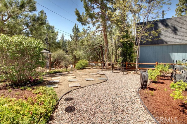 Detail Gallery Image 10 of 45 For 1028 Glen Mountain Rd, Big Bear City,  CA 92314 - 3 Beds | 2 Baths