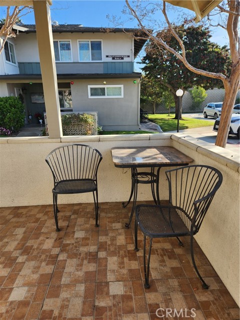 1921 St John Rd, Seal Beach CA: https://media.crmls.org/medias/dbc5d339-2052-456a-bd6b-0f41af5cc674.jpg