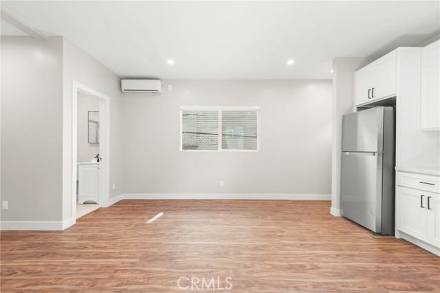 Detail Gallery Image 5 of 30 For 145 E 36th Pl #1/4,  Los Angeles,  CA 90011 - 2 Beds | 1 Baths