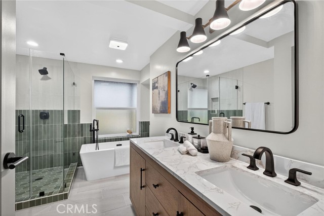 Detail Gallery Image 44 of 61 For 221 via Los Miradores, Redondo Beach,  CA 90277 - 4 Beds | 3/1 Baths