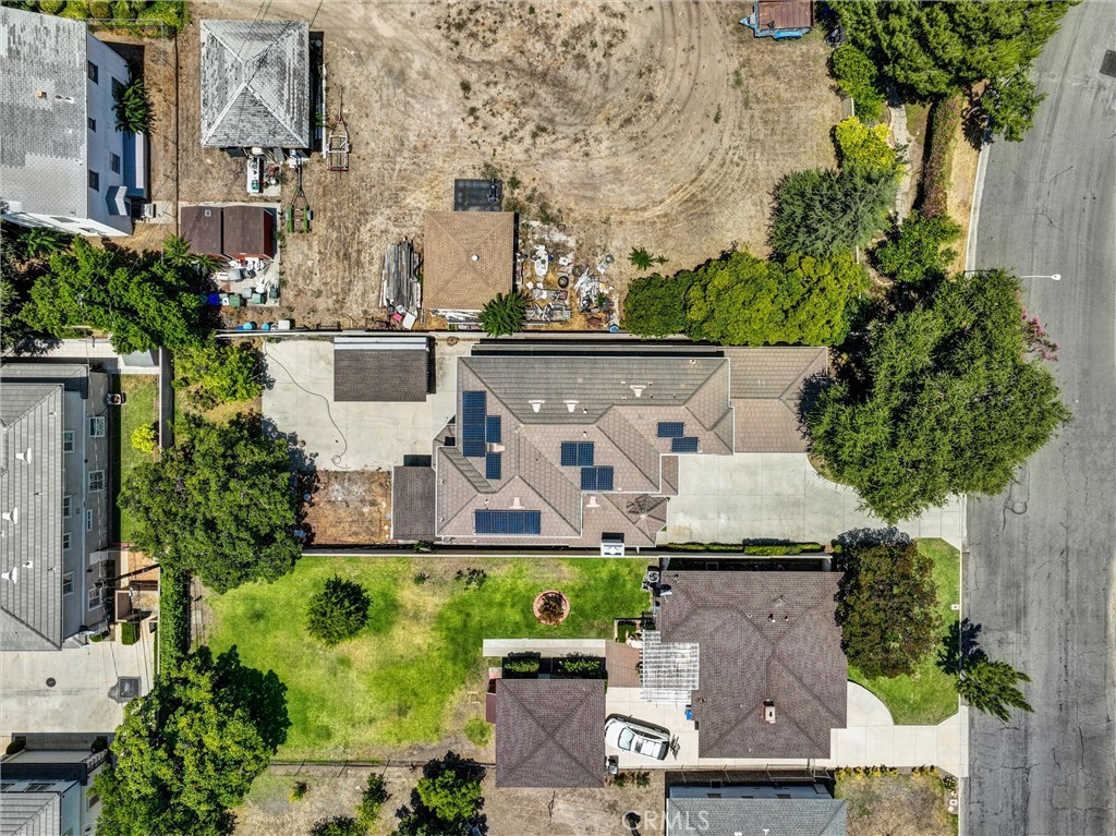 https://media.crmls.org/medias/dbc72151-540a-48d4-a9d7-b8dfd8eac84e.jpg?preset=X-Large