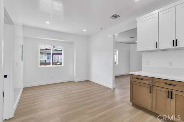 629 Olive Avenue, Long Beach CA: https://media.crmls.org/medias/dbc77c09-e871-44fb-830d-0cce28b949e2.jpg