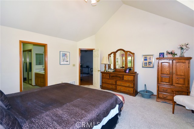 Detail Gallery Image 26 of 72 For 27547 W Shore Rd, Lake Arrowhead,  CA 92352 - 3 Beds | 3/1 Baths