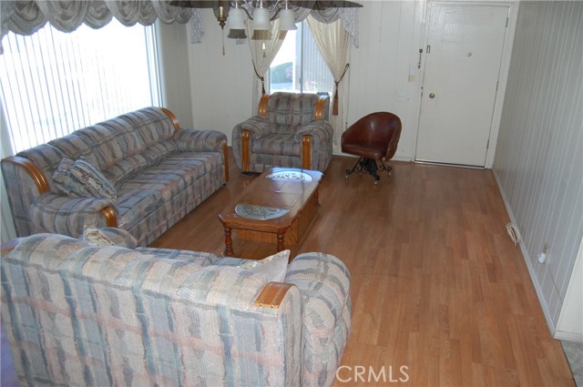 Detail Gallery Image 4 of 12 For 1631 Bella Vista, Hemet,  CA 92543 - 2 Beds | 2 Baths