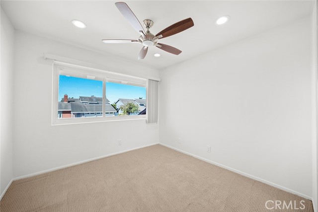 Detail Gallery Image 26 of 42 For 18402 Oxboro, Huntington Beach,  CA 92648 - 4 Beds | 2/1 Baths