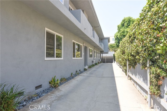 Detail Gallery Image 2 of 20 For 11921 Goshen Ave #4,  Los Angeles,  CA 90049 - 2 Beds | 2 Baths