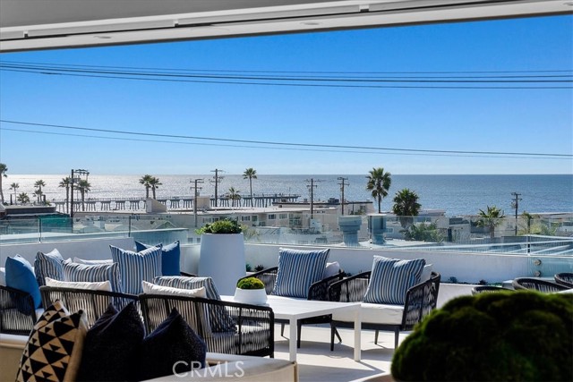 1703 Manhattan Avenue, Hermosa Beach, California 90254, 6 Bedrooms Bedrooms, ,6 BathroomsBathrooms,Residential,For Sale,Manhattan,SB25027848