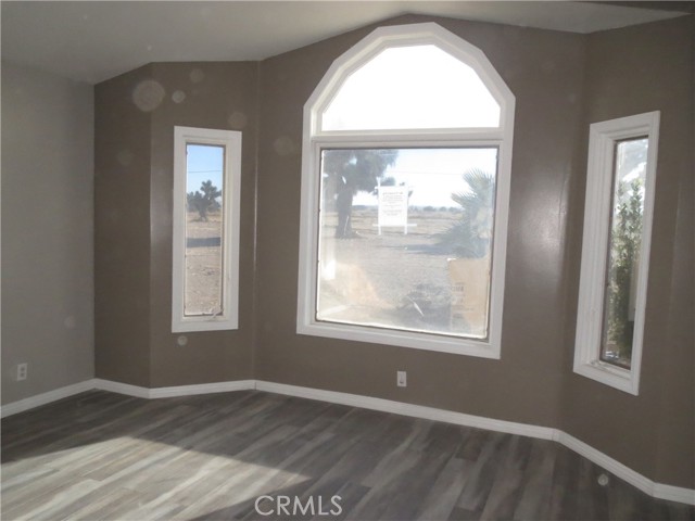10330 Shasta, Phelan CA: https://media.crmls.org/medias/dbc8bd9d-4daa-4674-8879-5819f8aa5231.jpg