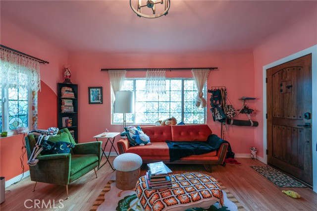 Image 5 of 71 For 1361 Armadale Avenue