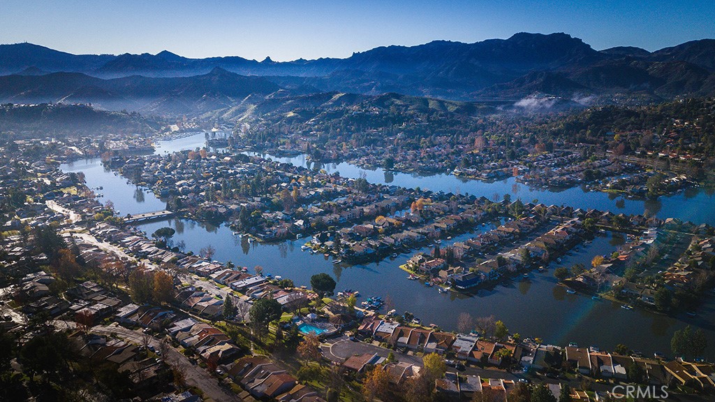 https://media.crmls.org/medias/dbc8d918-c4f2-481b-96d5-6f3971f45bf3.jpg?preset=X-Large