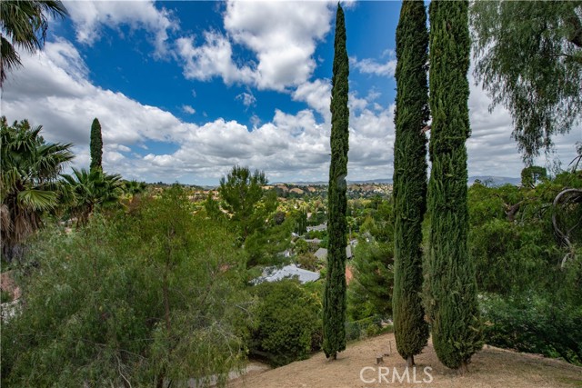 Detail Gallery Image 38 of 41 For 4389 San Blas Ave, Woodland Hills,  CA 91364 - 4 Beds | 2/1 Baths